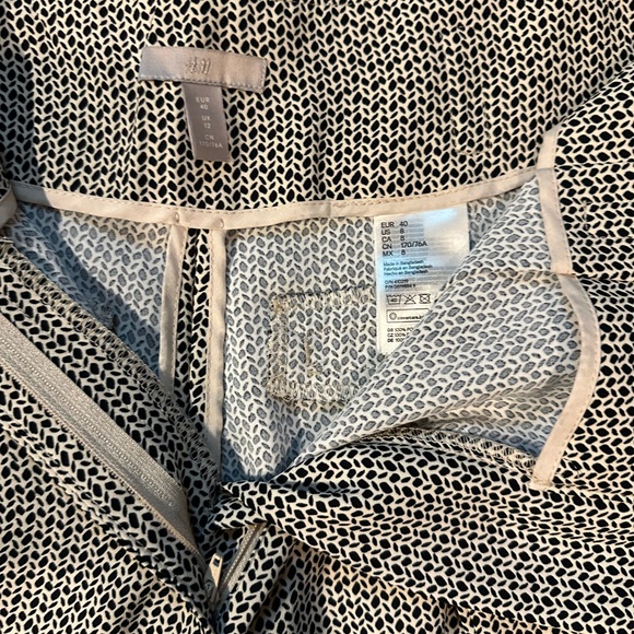 H&M polyester dress shorts, size 8. Never worn! - Picture 2 of 5